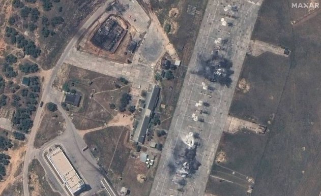 Maxar опубликовала снимки удара по аэродрому Бельбек - «Новости Дня»