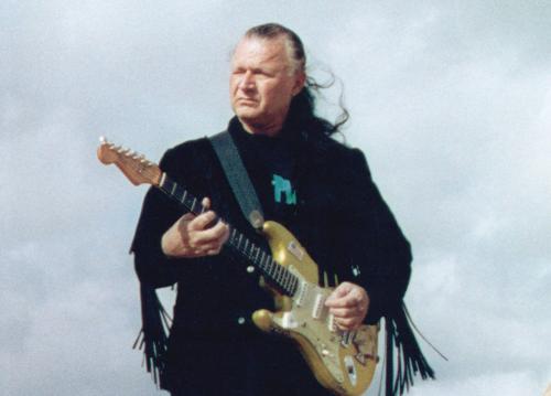 На 82 году, страдающий раком прямой кишки, умер гитарист и кумир Квентина Тарантино — Дик Дэйл - «Новости»