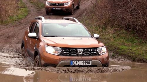 Заехали в грязь: LADA 4x4 и Renault Duster испытали серьезным бездорожьем - «Авто»