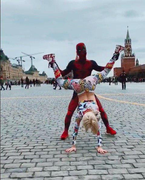 Пляски на кладбище: На Красной площади задержали блогеров за «дикие» танцы - «Новости»