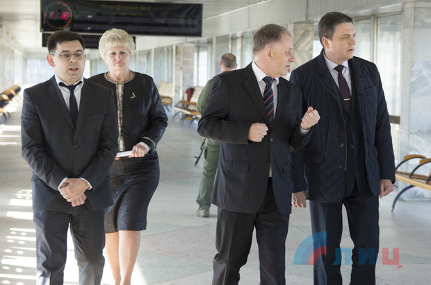 Сводка от НМ ЛНР 18.04.2019. ВСУ перебросили технику с боеприпасами в район Трехизбенки. Два ВСУшника погибли за неделю при подрыве на минах, 6 ранены - «ДНР и ЛНР»