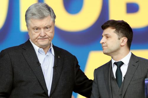 Тошнит от обоих: Разочарование Зеленским и Порошенко отталкивает украинцев от выборов - «Новости»