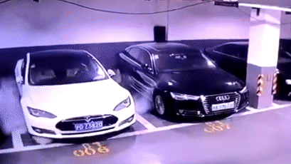 Электрокар Tesla загорелся в Китае по неизвестной причине - «ДНР и ЛНР»