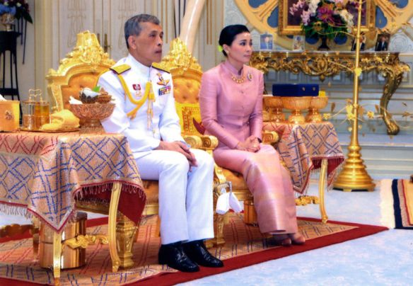 Король Таиланда выбрал в качестве жены генерала - «ДНР и ЛНР»