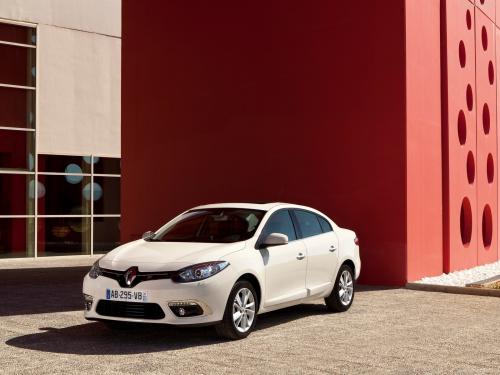 «Когда на ремонт нет времени»: Что нужно знать о подержанном Renault Fluence выяснил блогер - «Авто»