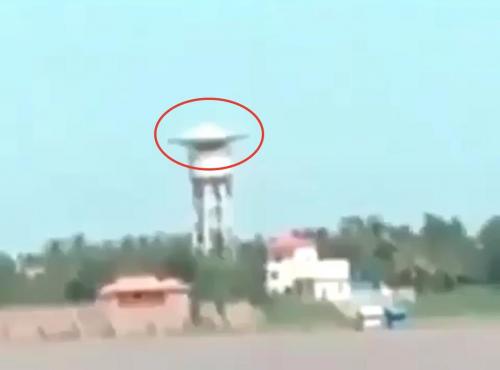 Пришельцы «свили гнездо»: Очевидец заснял НЛО ворующий воду из водонапорной башни - «Новости»