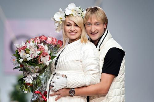Пора спасать брак? Рудковская беременностью может удержать Плющенко в семье - «Новости»