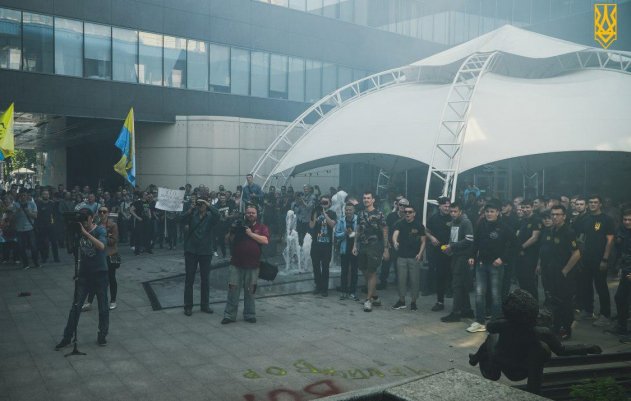 Конфликт на «Барабашово»: «Нацкорпус» отрицает причастность к избиению харьковского телеоператора - «Новости»