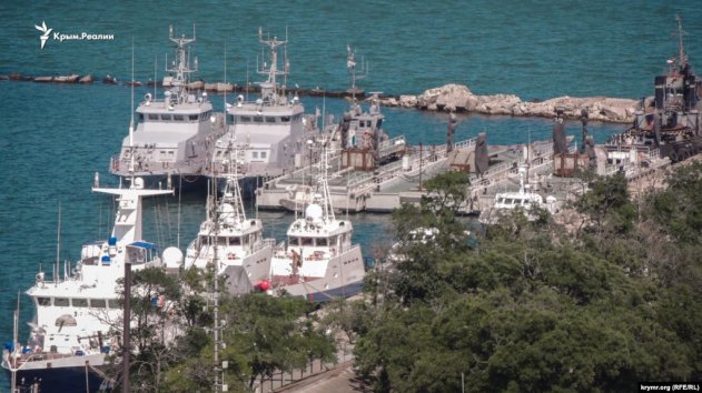Захваченные украинские корабли исчезли с места стоянки в оккупированной Керчи - «Новости»