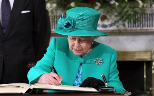 Секреты Елизаветы II могут быть раскрыты: мир узнал о её тайном дневнике - «Новости»