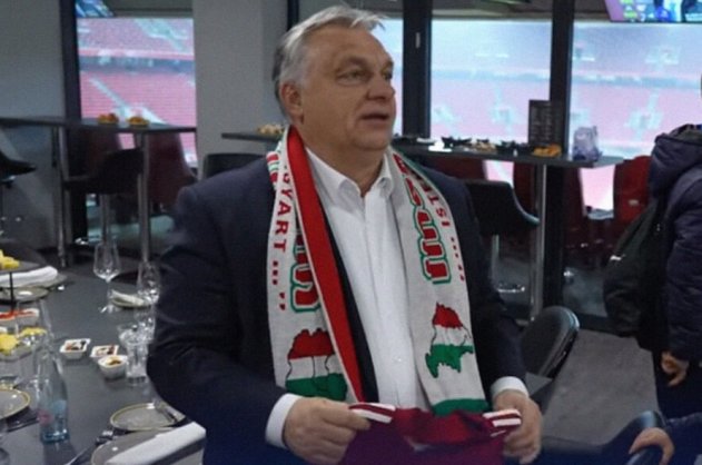 МИД Украины потребовал извинений от Орбана за его шарф - «Новости Дня»