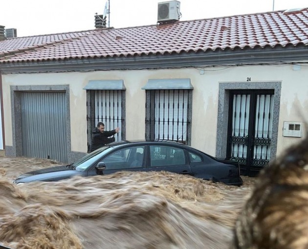 Шторм привел к наводнениям в западных и центральных регионах Испании