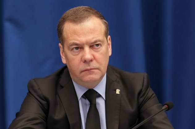 Медведев допустил применение «особых правил военного времени» против «предателей» - «Новости Дня»