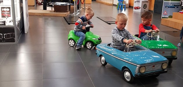 Интересный досуг для всей семьи – аренда автомобиля для детей в Музее автомобильных историй