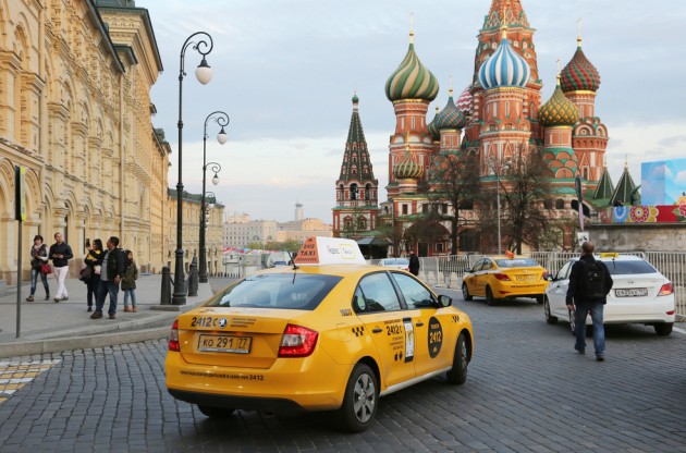 В Госдуме предложили ввести запрет на работу иностранцев в такси в России